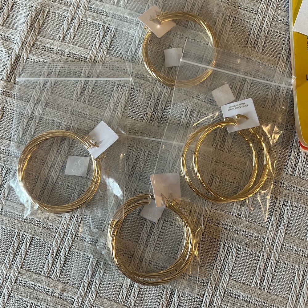 Elegant Gold Hoop Earrings